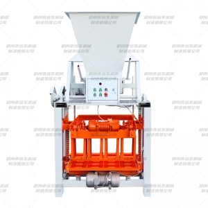 4-35A型 帶料斗制磚機(jī)